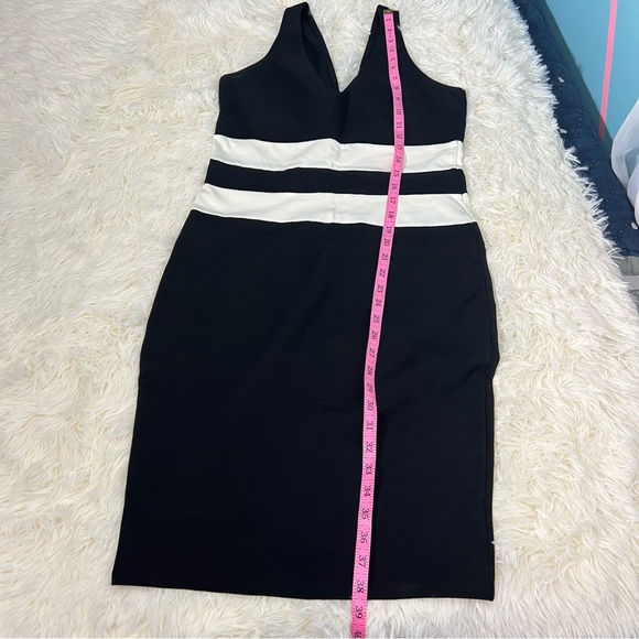 Guess black and white strips size large - Picture 3 of 9